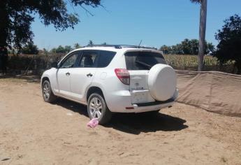 Semidegollado y con navajazos en el cuerpo, encuentran a hombre en parcelas de Toboloto, Navolato