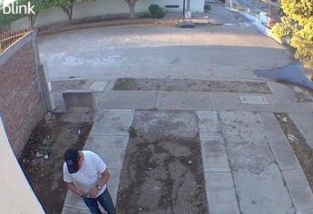 Alertan por hombres tomando fotos a casas en Urbivilla, en Mazatlán