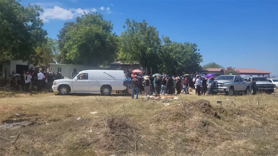 Dan el último adiós a Idelfonso, en Guasave. | FOTO: Osmar Zavala.