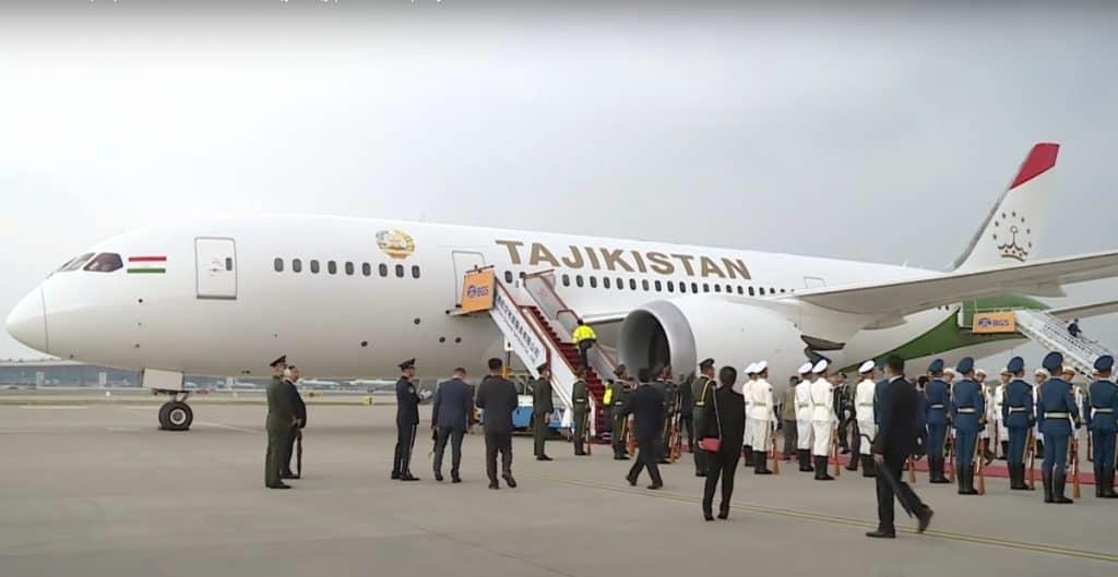 Así luce ahora el avión presidencial tras ser vendido a Tayikistán, fue visto en China