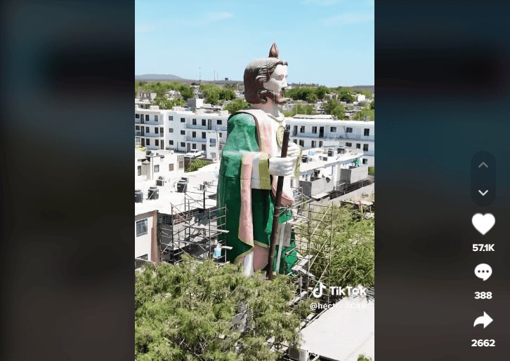 Estatua gigante de San Judas Tadeo sorprende y se vuelve viral en Culiacán | VIDEO
