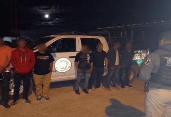 Rescatan a 49 migrantes secuestrados en autobús en límites de NL y SLP