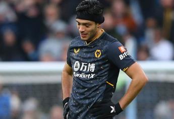 Raúl Jiménez rompe en llanto en su despedida del Wolverhampton