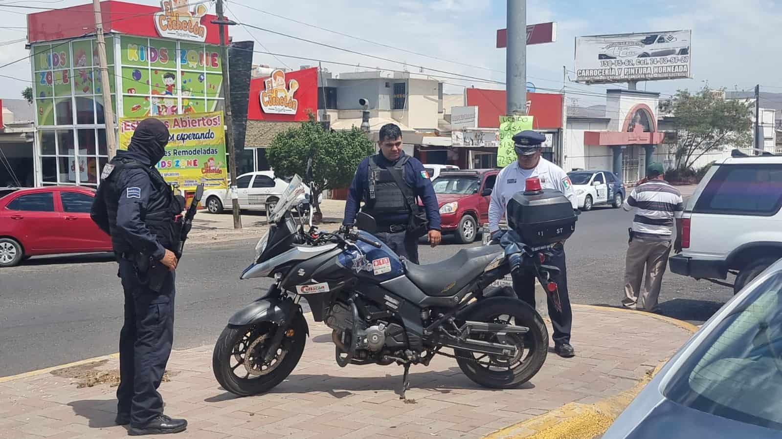 El oficial se lastimó una pierna. FOTO: Luz Noticias