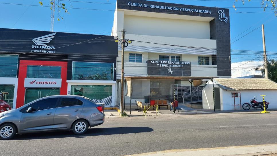 Joven ingresa a una clínica de Culiacán por una herida de bala