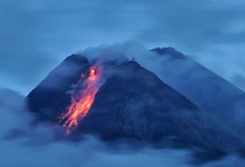 Despierta otro volcán; ahora el Merapi con una violenta erupción