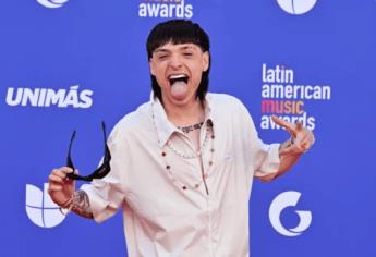 Así se escucha Peso Pluma cantando sin autotune | VIDEO