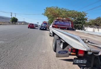 Dos mujeres sufren una salida de camino en por la autopista Benito Juárez, en Culiacán