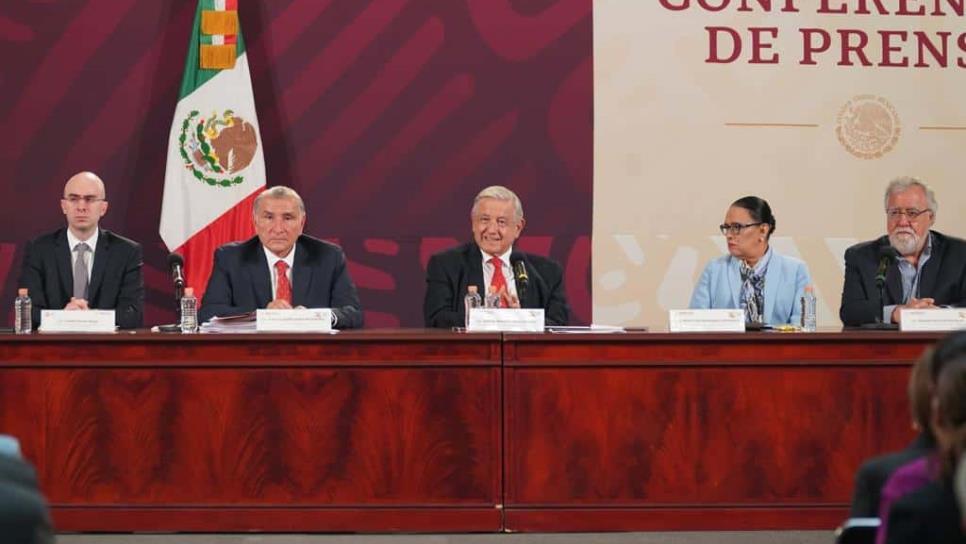 AMLO pide a Rocha Moya no bajar el ritmo con las pensiones para Adultos Mayores y becas Benito Juárez