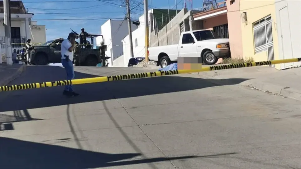 La señora estaba a unos metros de llegar a su casa cuando fue asesinada.