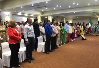 Galardonan a los 6 mejores docentes de Cobaes en Sinaloa