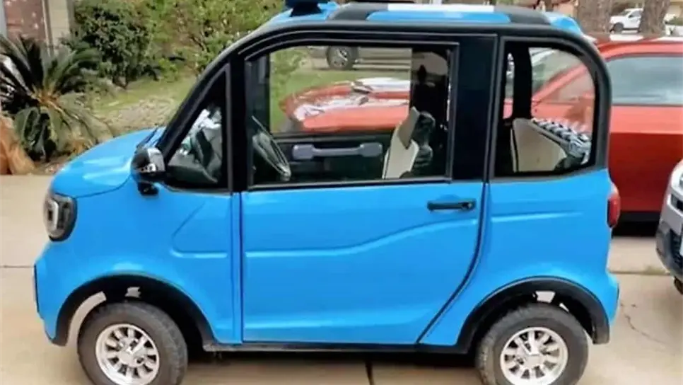 La foto que manda el supuesto vendedor del auto eléctrico en Mercado Libre.