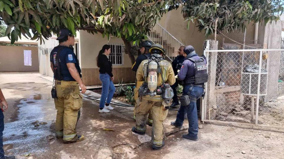 Una veladora incendia y arrasa un departamento en la colonia Antonio Toledo Corro, Culiacán