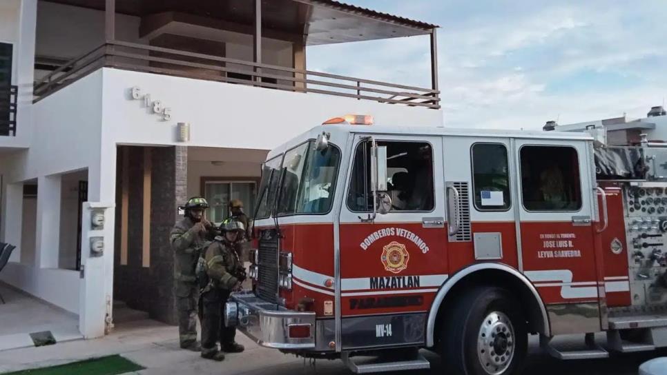 Cortocircuito en domicilio de Mazatlán alerta a los cuerpos de emergencia