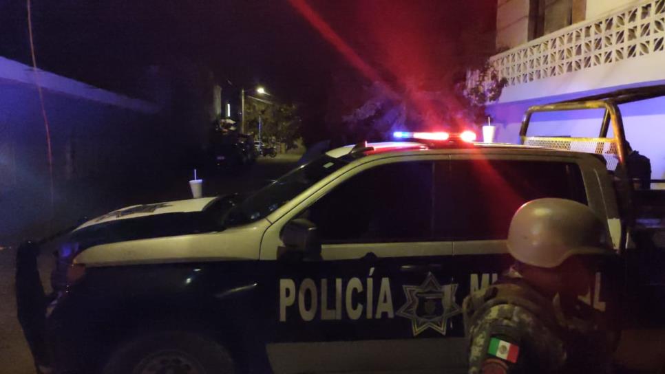 Asesinan a balazos a un hombre en su vehículo en Mazatlán