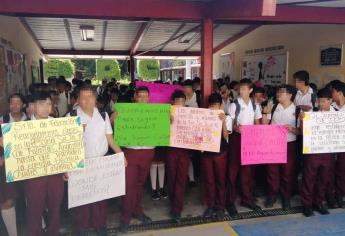 Secundaria en Palmitas, Angostura, tiene más de 20 días sin electricidad; padres se manifiestan
