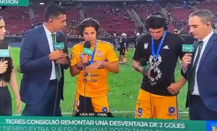 Oswaldo Sánchez se humilla en entrevista con Diego Lainez Oswaldo Sánchez se humilla en entrevista con Diego Lainez