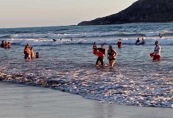 Policía Acuática atiende tres percances en playas de Mazatlán