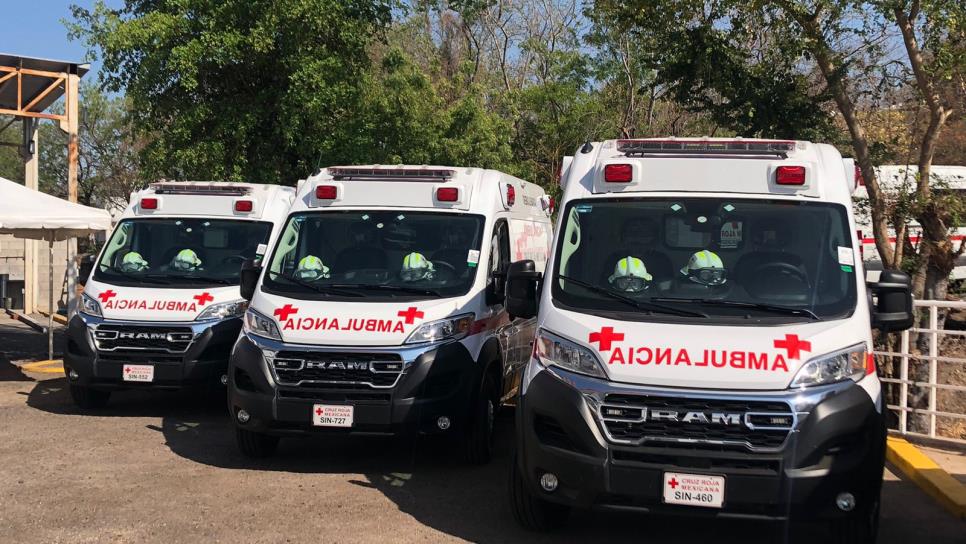 Cruz Roja entrega 4 nuevas ambulancias para distribuirse en Sinaloa