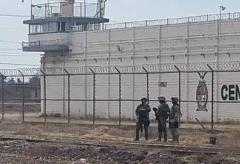 Hallan cinco armas de fuego y droga en el penal de Culiacán