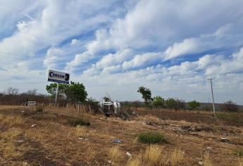 Una unidad de lujo es localizada destrozada en el rancho San Clemente, en Culiacán