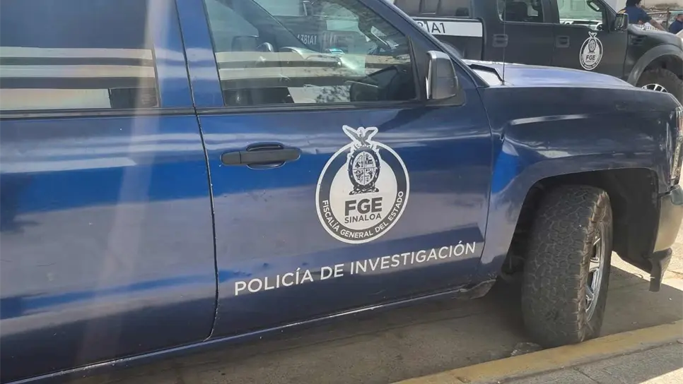 Dos hombres roban una camioneta con lujo de violencia. FOTO: Cortesía