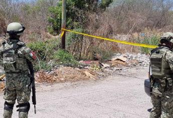 Atado, con cinta canela en el rostro y mensaje en cartulina, localizan cuerpo de hombre en Culiacán