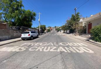 «Precaución, niñas cruzando»: vecino de la Rafael Buelna, en Culiacán, pinta señal en la calle
