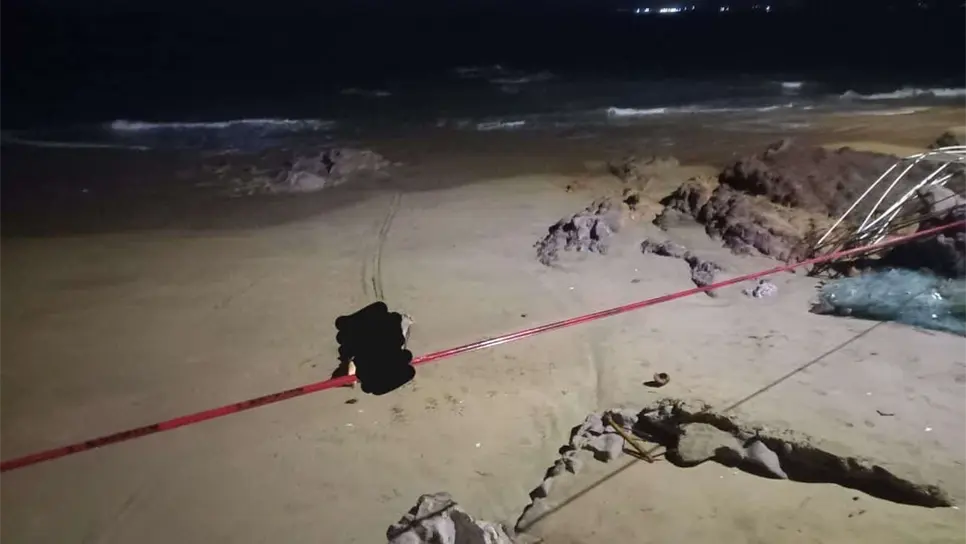 La víctima tenía algunas horas de haber sido tragada por el mar. FOTO: Luz Noticias
