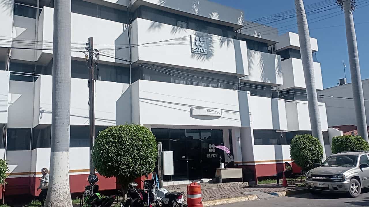 Actualmente las citas en los módulos del SAT se encuentran saturadas. FOTO: Internet