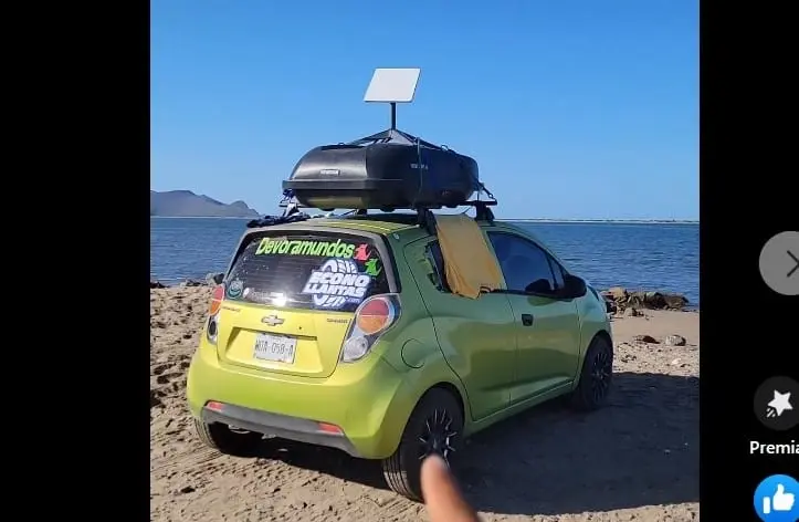 El vehículo en el que viaja el Devoramundos. FOTO: Facebook