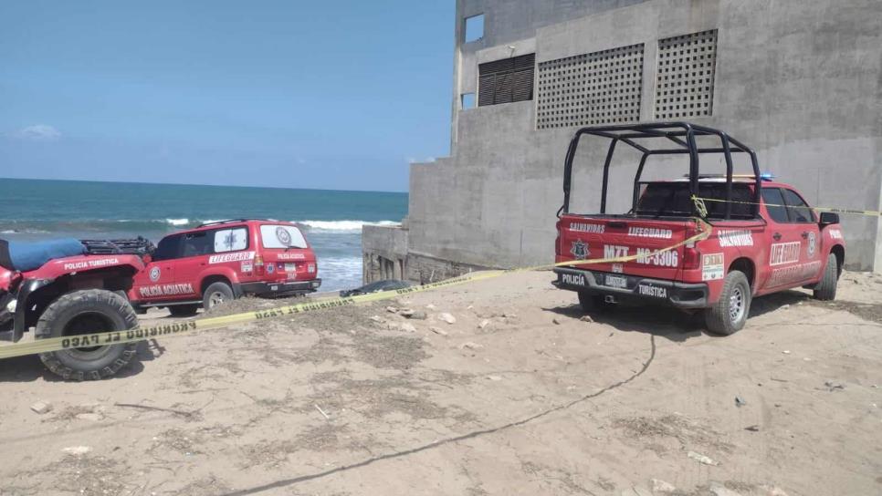 Hallan a mujer sin vida en playa de Mazatlán; investigan feminicidio