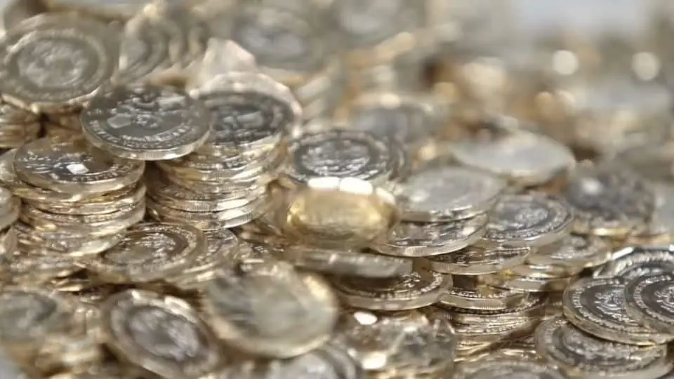 Esta moneda conmemorativa de 20 pesos se vende en miles de pesos. | FOTO: Redes.