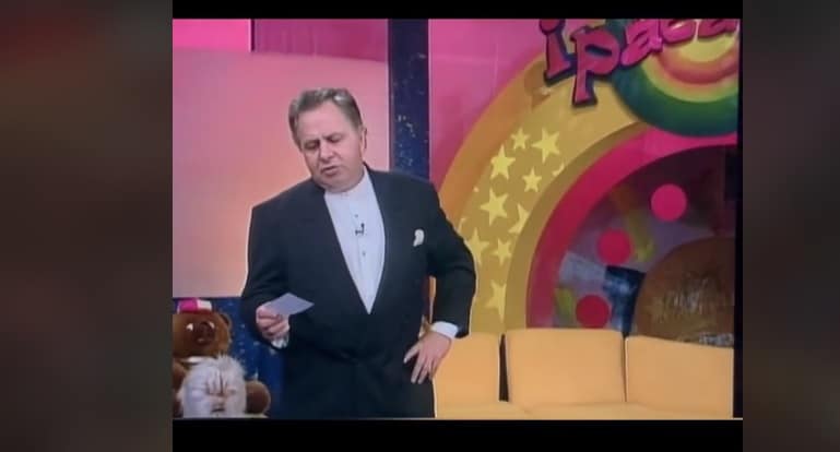 Paco Stanley mandando el saludo al Capo. FOTO: TikTok.