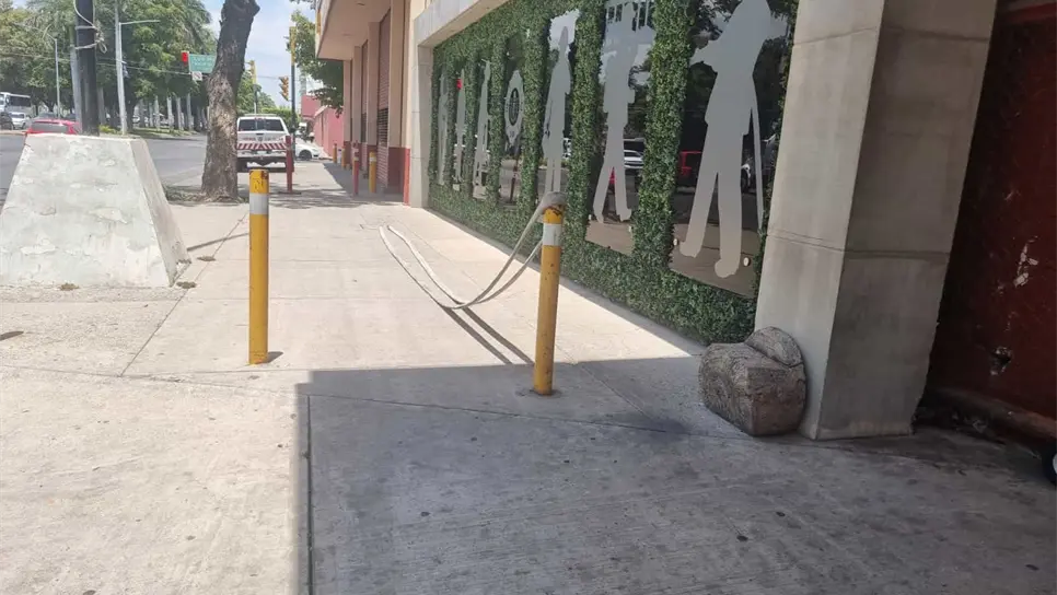 Adulto mayor se tropieza en Culiacán y resulta con serias heridas