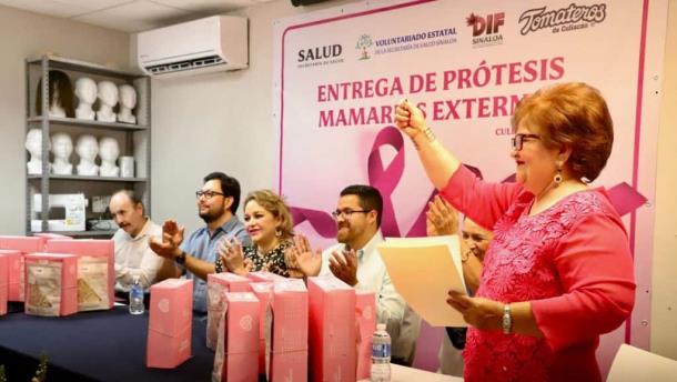Tomateros y Secretaria de Salud entregan donativo en pro de lucha contra el cáncer