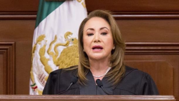 Jueza resuelve que Yasmín Esquivel es autora de su tesis