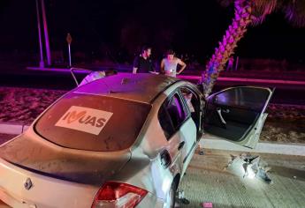 Choque de auto contra palmera deja 4 lesionados sobre la carretera a Imala 
