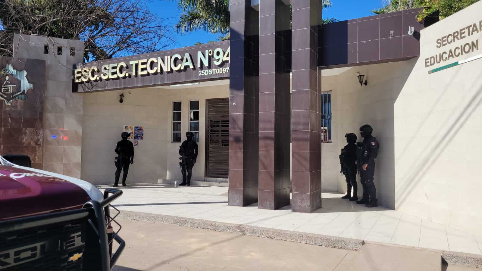 Despliegan operativo en secundaria de Los Mochis tras amenaza de tiroteo