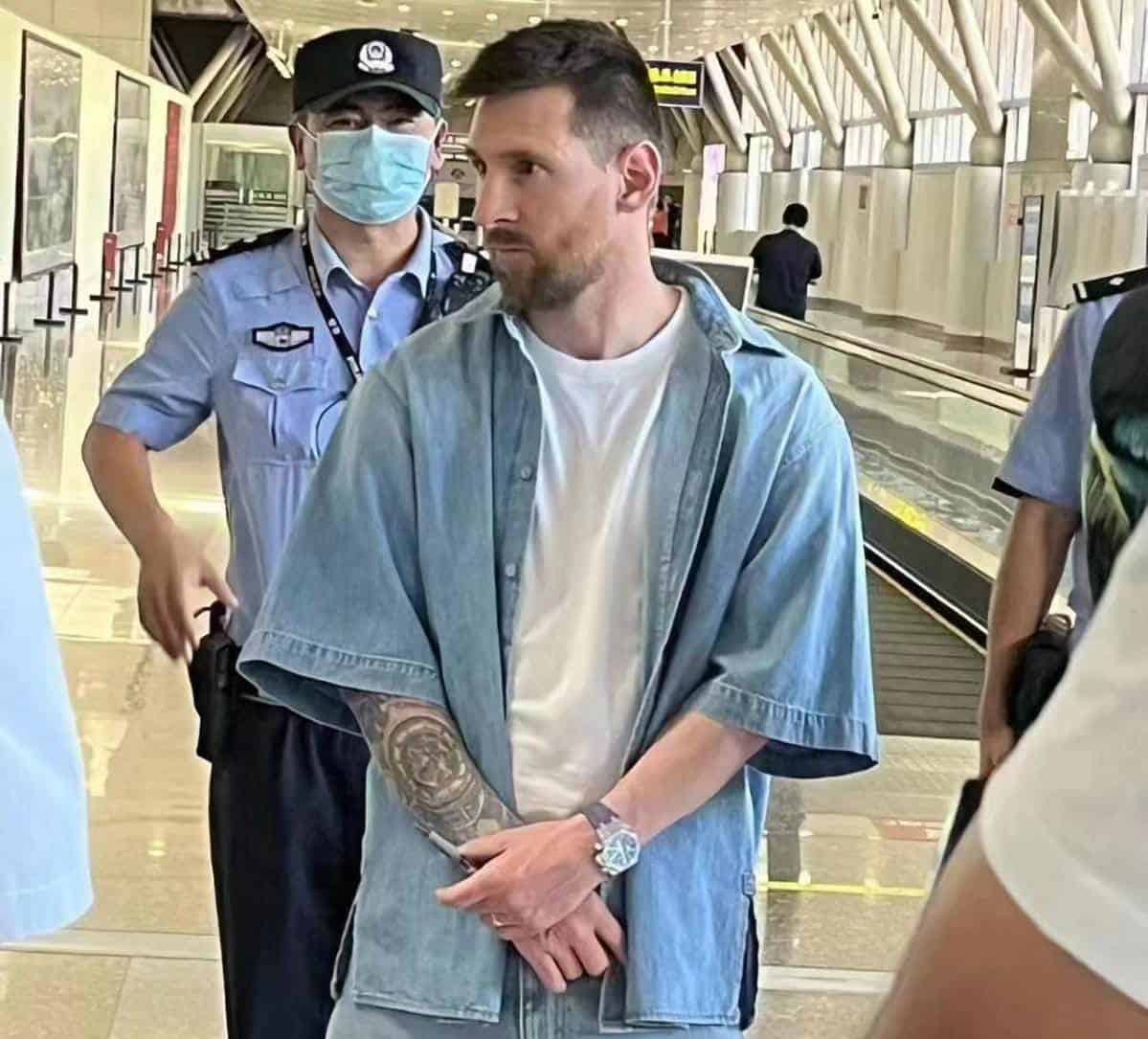 Leo Messi fue detenido en China por agentes de migración. FOTO: Internet