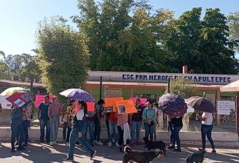 ¡Riesgo para los niños! Toman escuela de 80 años, aulas están por derrumbarse