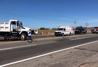 Cinco heridos al chocar una camioneta y un dompe en Campo Plata, Angostura 