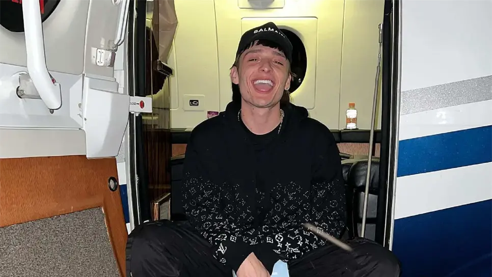 Peso Pluma con 9 nominaciones en los Premios Juventud 2023. FOTO: Internet