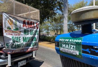 Productores de maíz van por el bloqueo del aeropuerto internacional de Culiacán