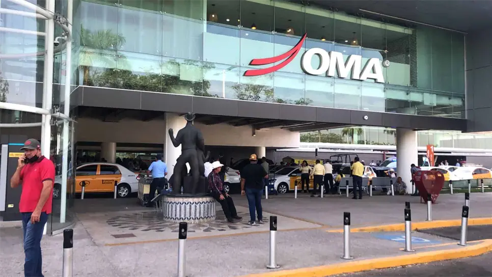 El Aeropuerto Internacional de Culiacán se vio obligado a cerrar sus puertas. FOTO: Luz Noticias