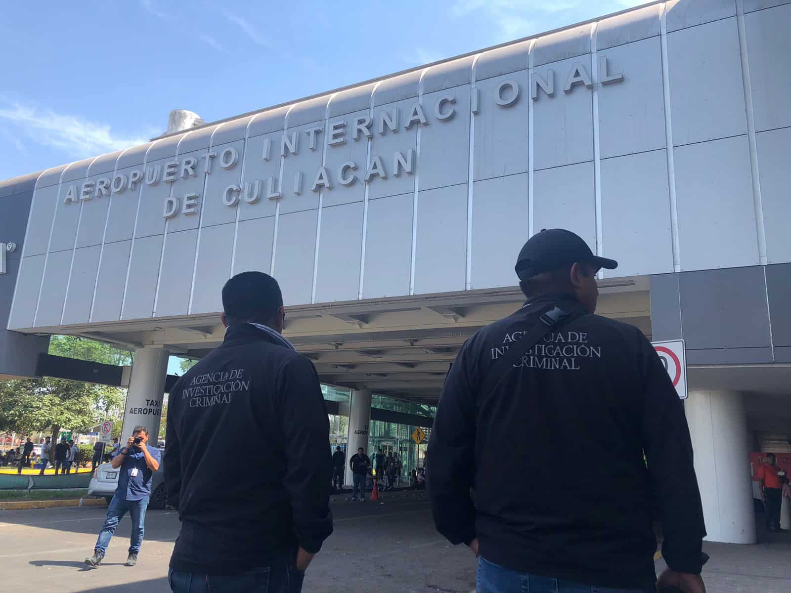 Elementos de la FGR recabaron datos en el Aeropuerto Internacional de Culiacán. FOTO: Luz Noticias