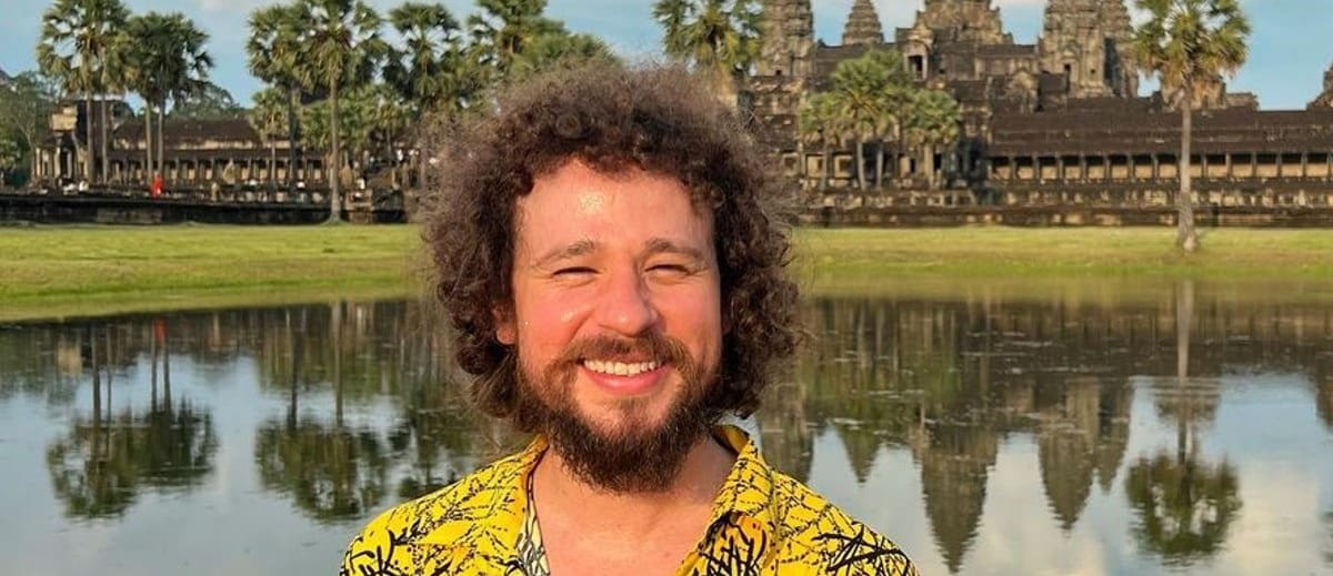 Luisito Comunica pone a prueba un iphone pirata y esto fue lo encontró. | FOTO: Redes.