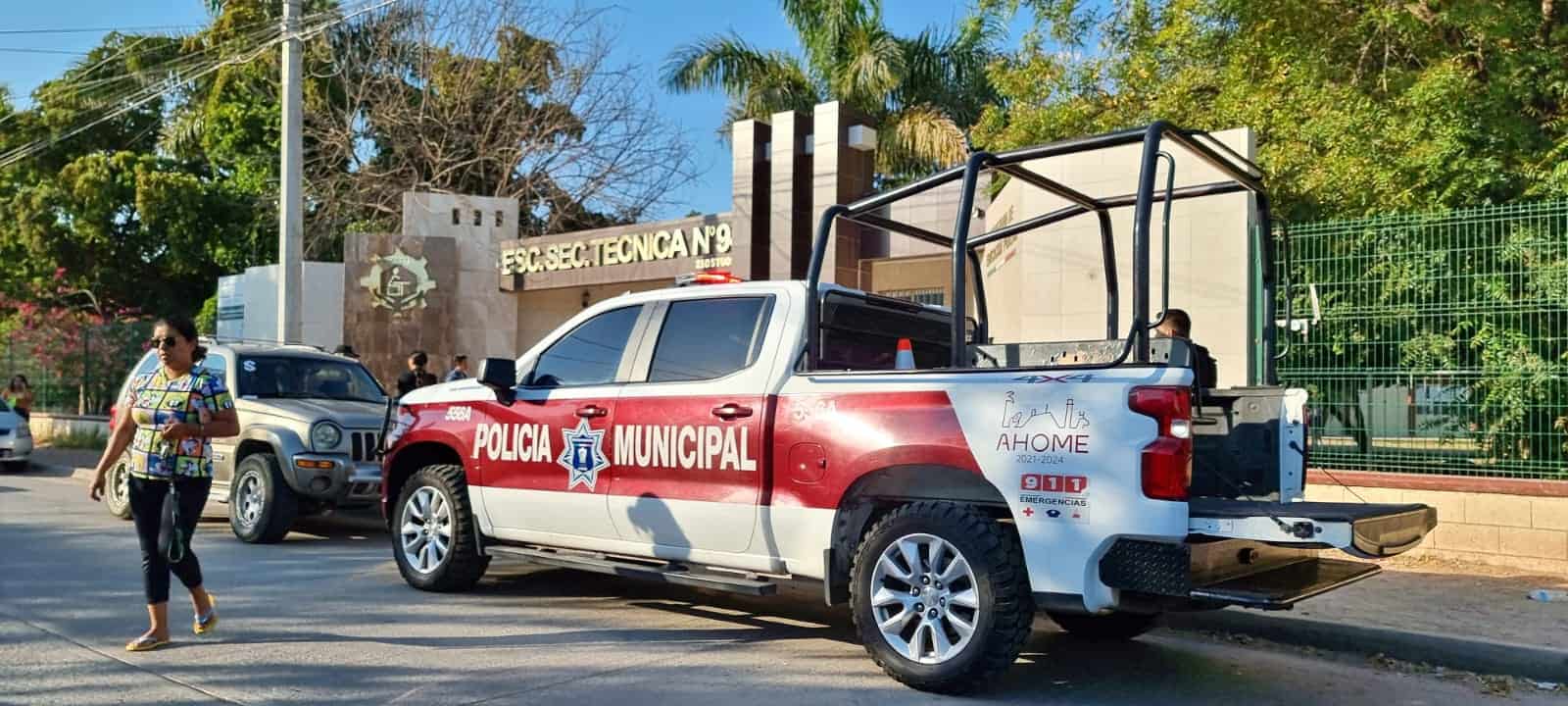 Padres de familia de la ETI #94 piden regresar a modalidad en línea. FOTO: Luz Noticias