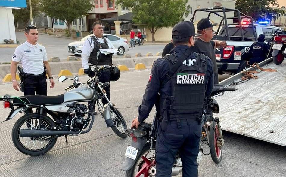 «Redada» en colonia de Culiacán deja 5 detenidos y vehículos asegurados