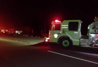 Conductor destruye su vehículo en una volcadura cerca del Seminario, en Culiacán. 